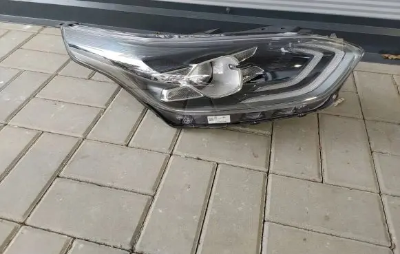 KIA Ceed Headlight/headlamp 92102-J7XXX