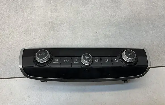 Audi A3 S3 8V Climate control unit 8V0820043