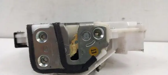 Honda HR-V Front door lock