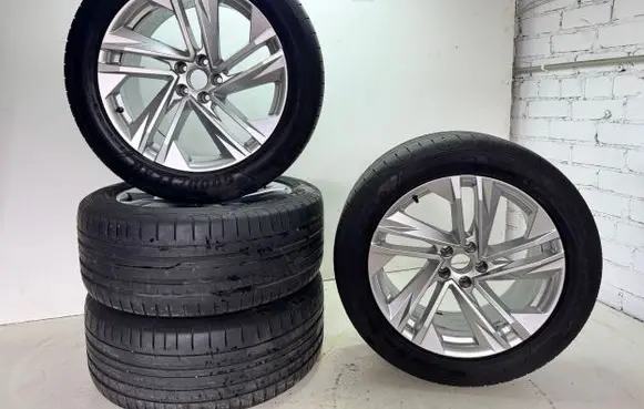 Audi SQ7 R20 alloy rim 4M0601025BQ