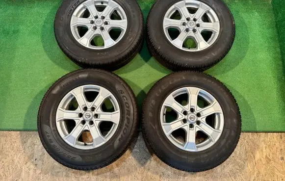 Nissan Navara R17 alloy rim 
