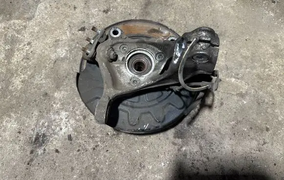 Volkswagen PASSAT B8 Front wheel hub spindle knuckle