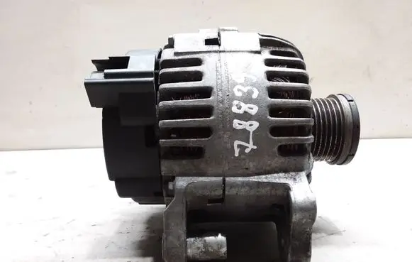 Volkswagen Golf V Generator/alternator 03C903023G