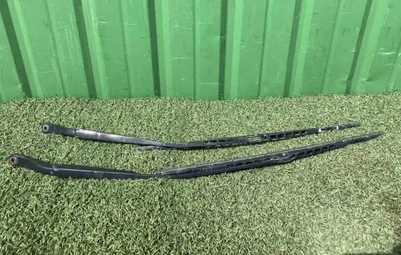 Renault Master III Front wiper blade arm 80020256 80020266