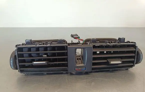 BMW 4 F36 Gran coupe Dash center air vent grill 9218552 508835
