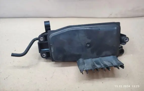 Vacuum air tank