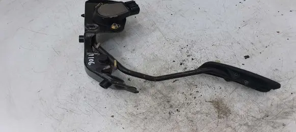 Toyota Avensis T250 Accelerator throttle pedal NOCODE