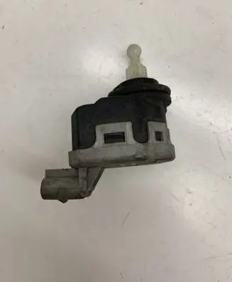 Opel Astra G Headlight level adjustment motor 90590665