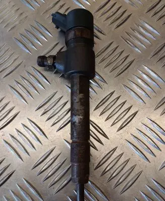 Opel Zafira B Fuel injector 0445110165