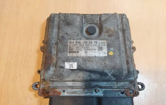 Mercedes-Benz Sprinter W906 Engine control unit/module ECU 0281013811 A6461506378 CR4.20
