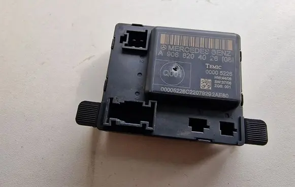 Mercedes-Benz Sprinter W906 Comfort/convenience module 9068204026