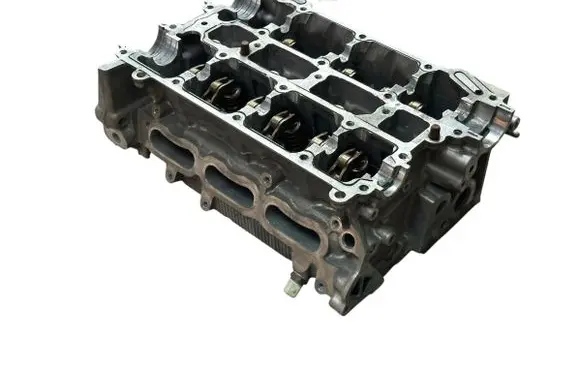 Volvo XC40 Engine head 32257576 P32257576
