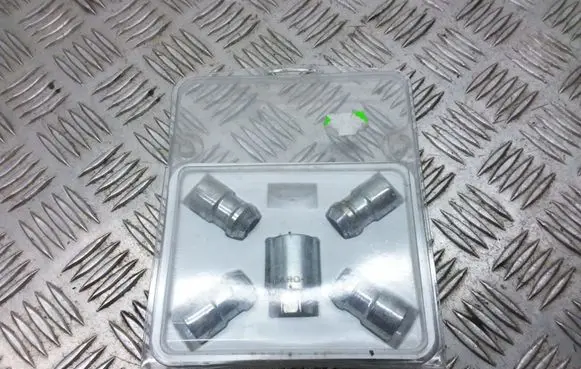 Mazda 6 Anti-theft wheel nuts and lock 