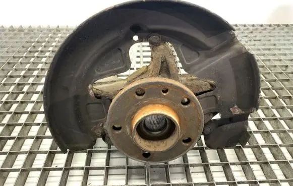 Volvo V70 Front wheel hub spindle knuckle 