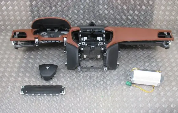 Maserati Ghibli Dashboard 