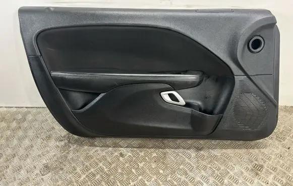 Dodge Challenger Front door card panel trim 5LC131X9AH 5386830