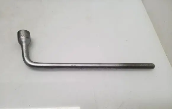 Mercedes-Benz E W210 Wheel nut wrench 1205810246