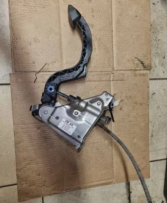 Skoda Citigo Clutch pedal 1S1721321