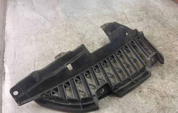 Mitsubishi Grandis Front bumper upper radiator grill Mn145455