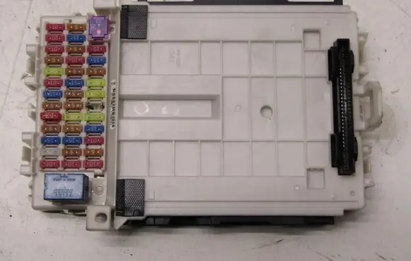 Suzuki Swift III Fuse box set 170210