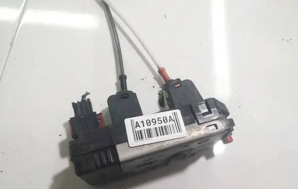 Opel Zafira A Rear door lock 24414135