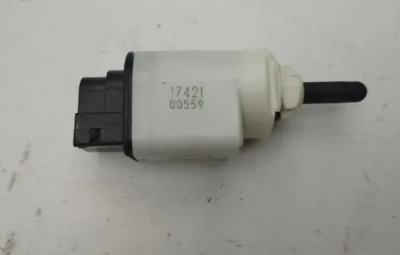 Citroen C4 III e-C4 Brake pedal sensor switch 9813503180