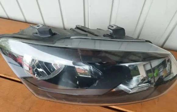 Volkswagen Polo V 6R Headlight/headlamp 1EE24705110