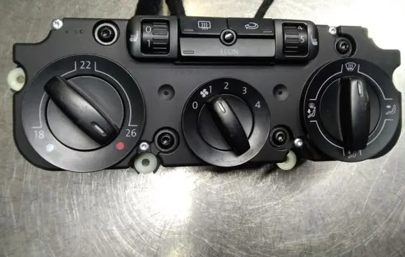 Volkswagen Golf V Climate control unit A040605 537011CF74730901