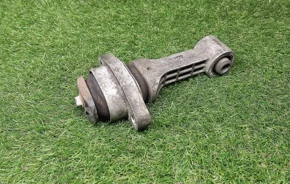 KIA Ceed Engine mount bracket 21950A500