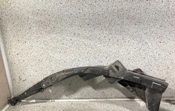 Volkswagen PASSAT B5 Front bumper mounting bracket 3B0807049C