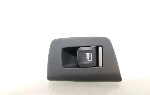 BMW 5 G30 G31 Electric window control switch 9327031 L2AA01825