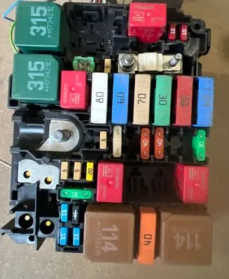 Citroen C4 Cactus Fuse box set 9804848480