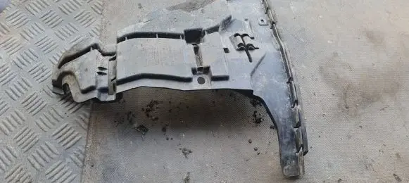 Volvo V70 Front bumper mounting bracket 08693182