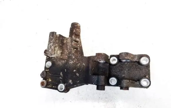 Hyundai Sonata Engine mounting bracket