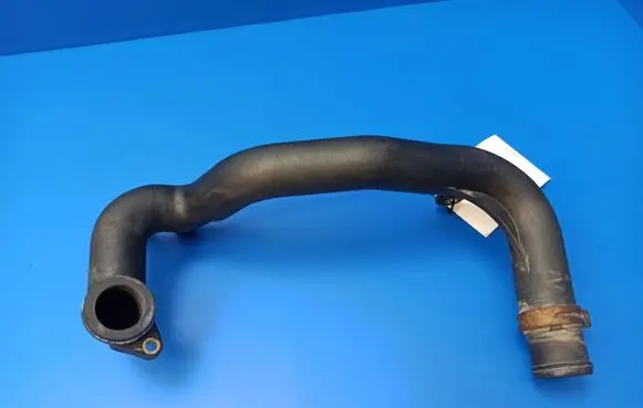 Mercedes-Benz B W245 Engine coolant pipe/hose A6402001352