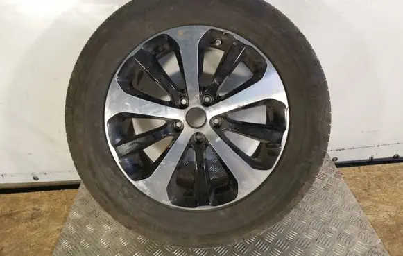 KIA Sorento R18 alloy rim 