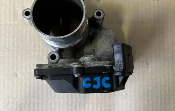 Audi A4 S4 B8 8K Throttle valve 03L128063AC 040213214 A2C8411750