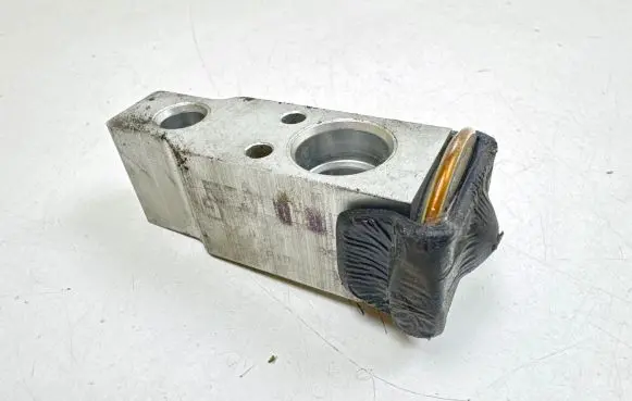 Air conditioning (A/C) expansion valve