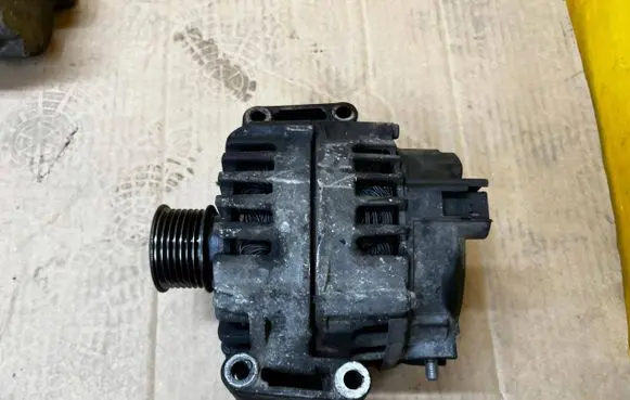 Mercedes-Benz CLS C218 AMG Generator/alternator A0009067500