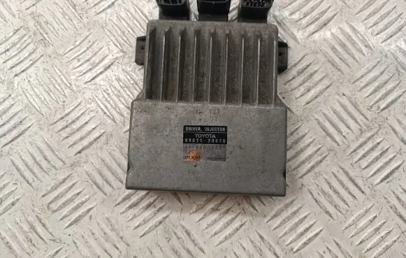 Toyota Avensis T250 Fuel injection control unit/module 8987120070 1310001371