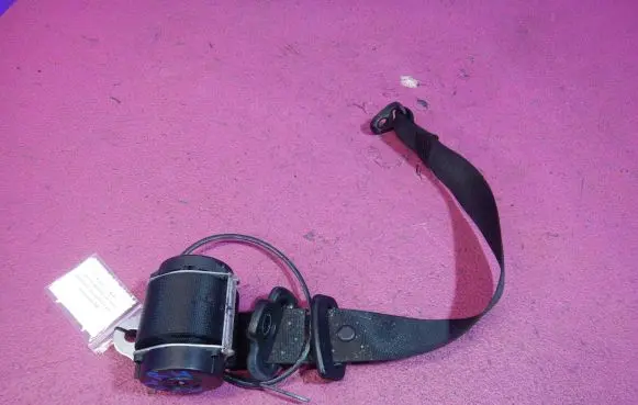 Mitsubishi Colt CZ3 Front seatbelt MN108300