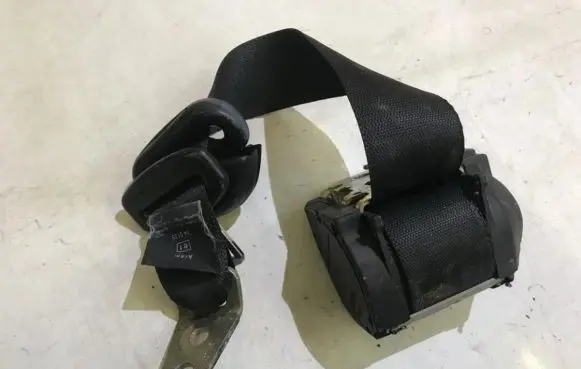 Ford Mondeo Mk III Rear seatbelt 1s71n611b68a 1s71-n611b68-a