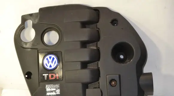Volkswagen PASSAT B5 Engine cover (trim) 01342712 054682AF