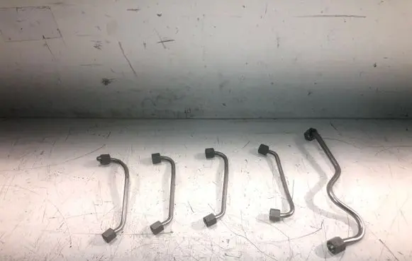 BMW 3 E90 E91 Fuel injector supply line/pipe 