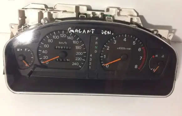 Mitsubishi Galant Speedometer (instrument cluster) MR471212