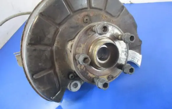 Volkswagen PASSAT B6 Front wheel hub spindle knuckle