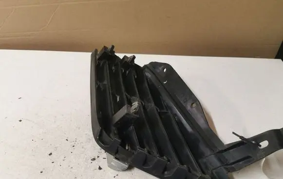 Nissan Primera Front bumper lower grill 62320AU300