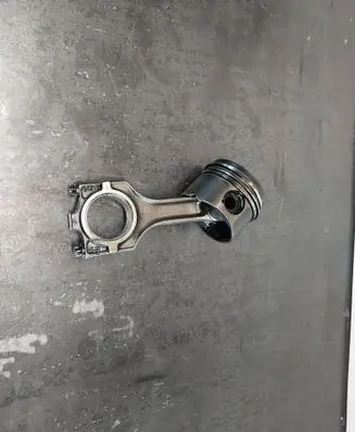BMW 5 E39 Piston with connecting rod 11252246629