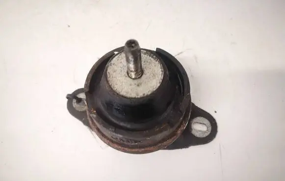 Peugeot 407 Engine mounting bracket 