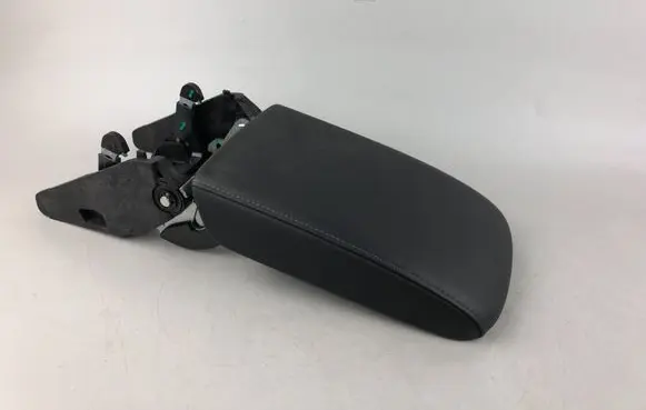 Volkswagen Tiguan Armrest 5NA864207